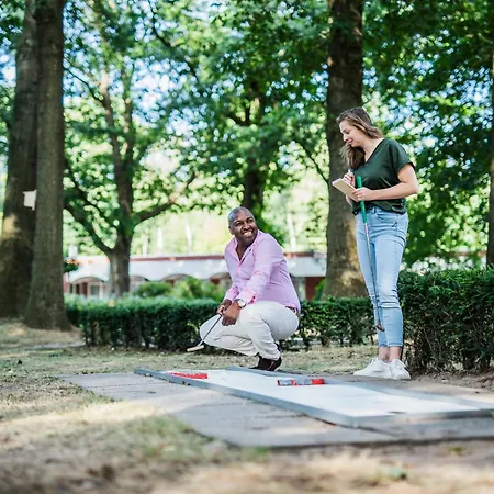 50|50 Belmont Hotel 3*